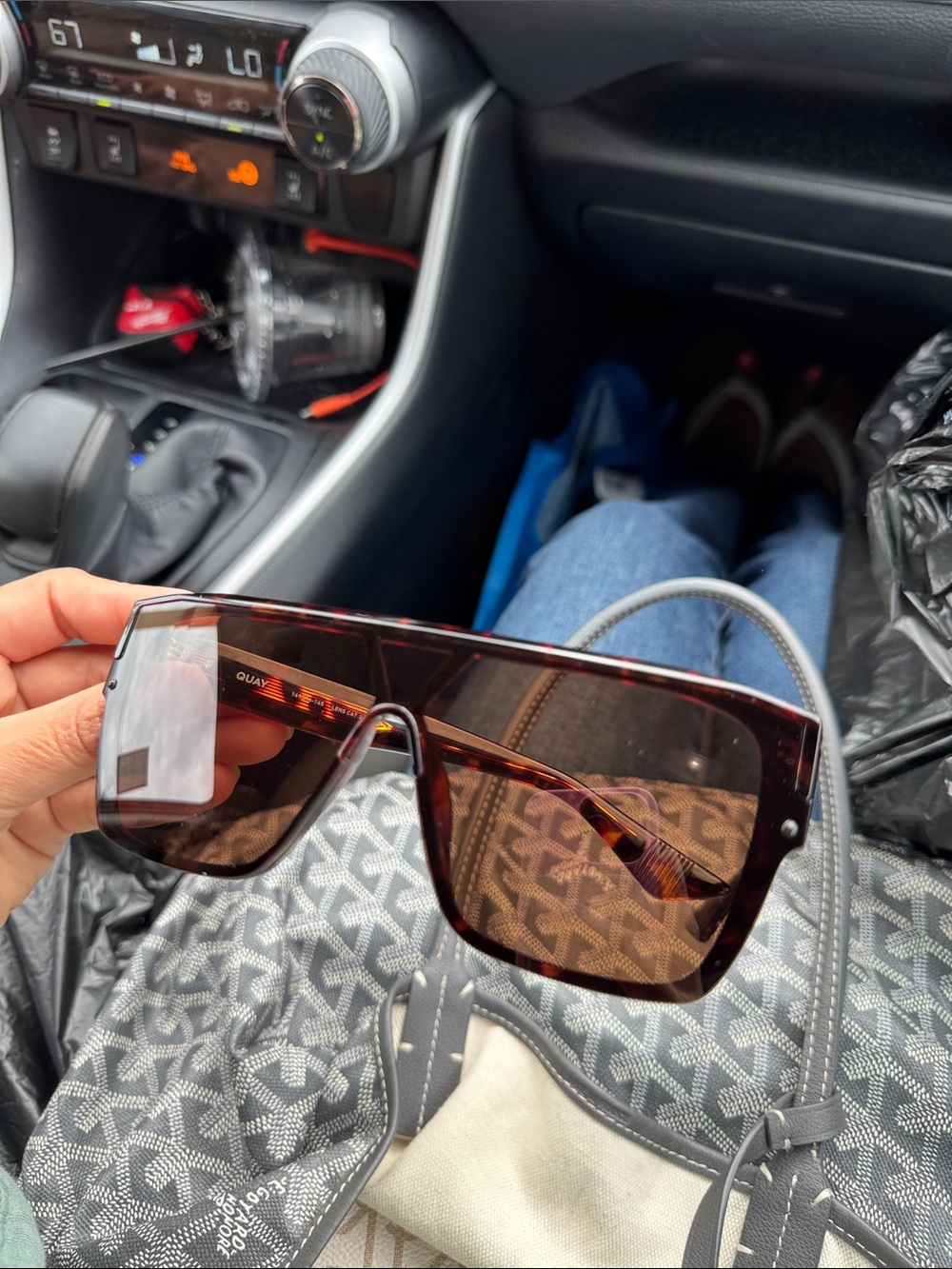 Quay Australia tempo new sunglasses with case